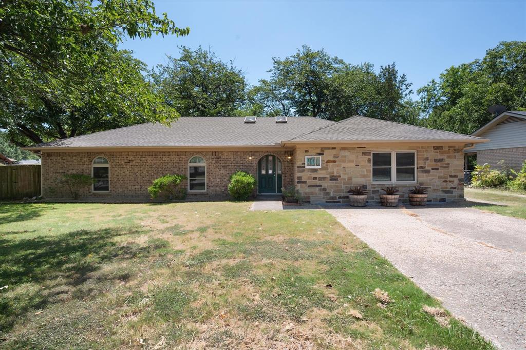 401 Hutson Drive Property Photo 2