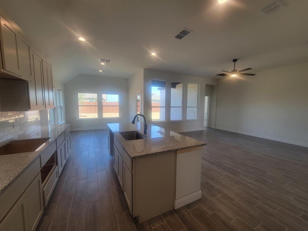 2037 Gladd Road Property Photo 3