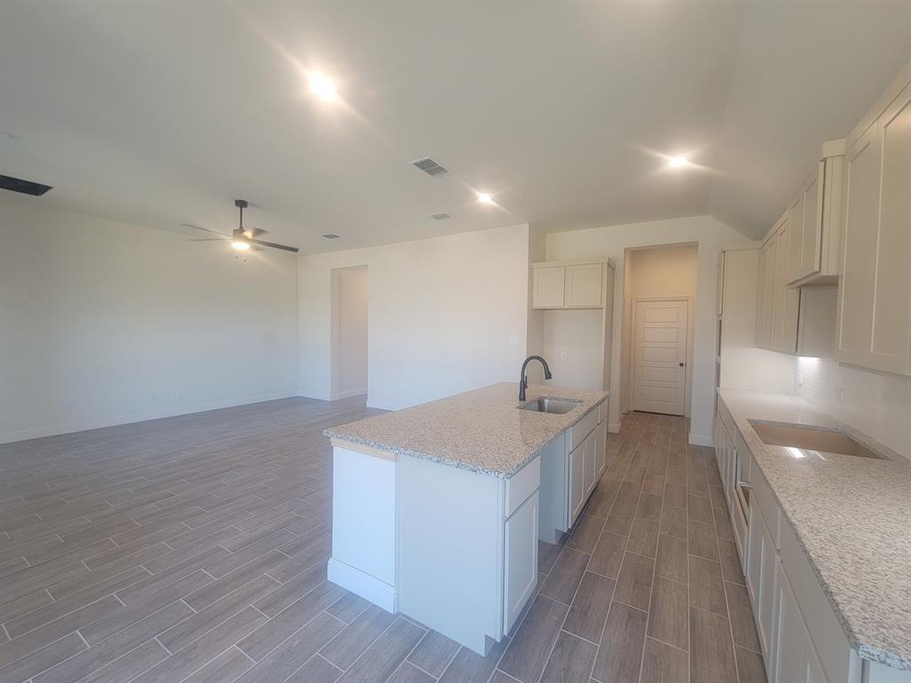 2037 Gladd Road Property Photo 4