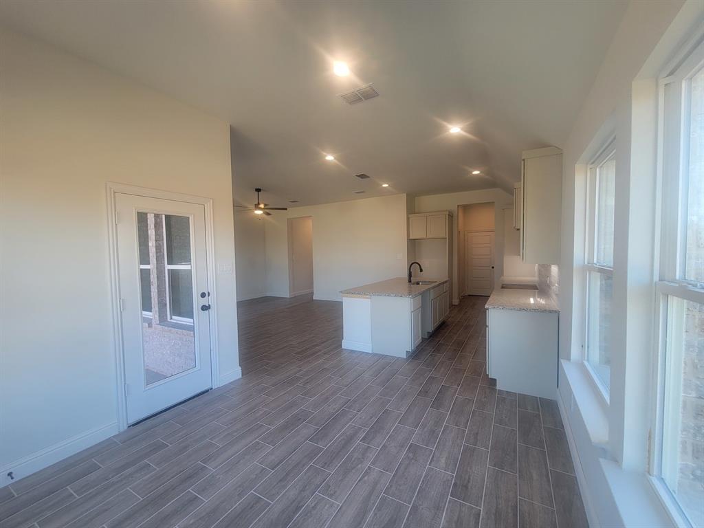 2037 Gladd Road Property Photo 8
