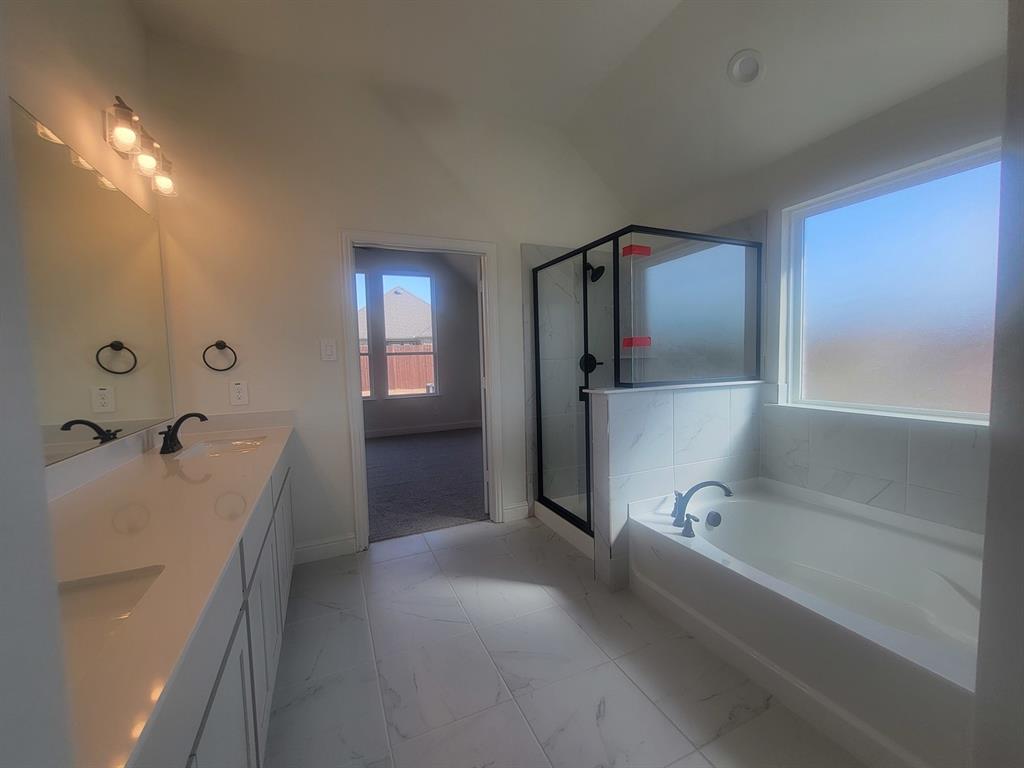 2037 Gladd Road Property Photo 11