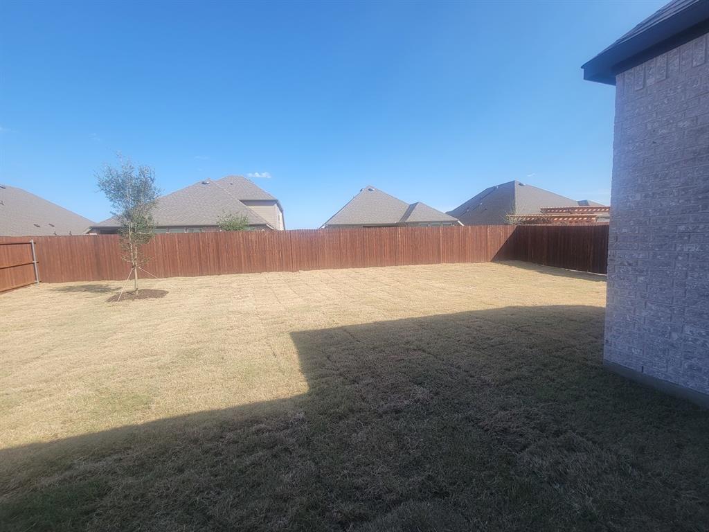 2037 Gladd Road Property Photo 14