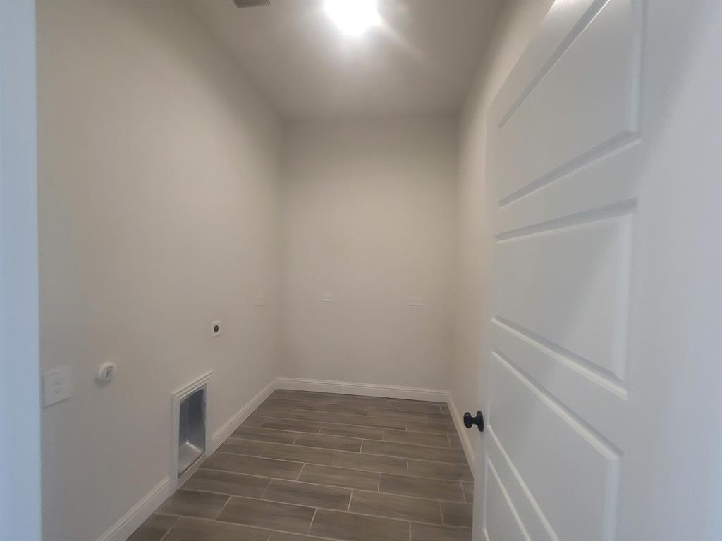 2037 Gladd Road Property Photo 15