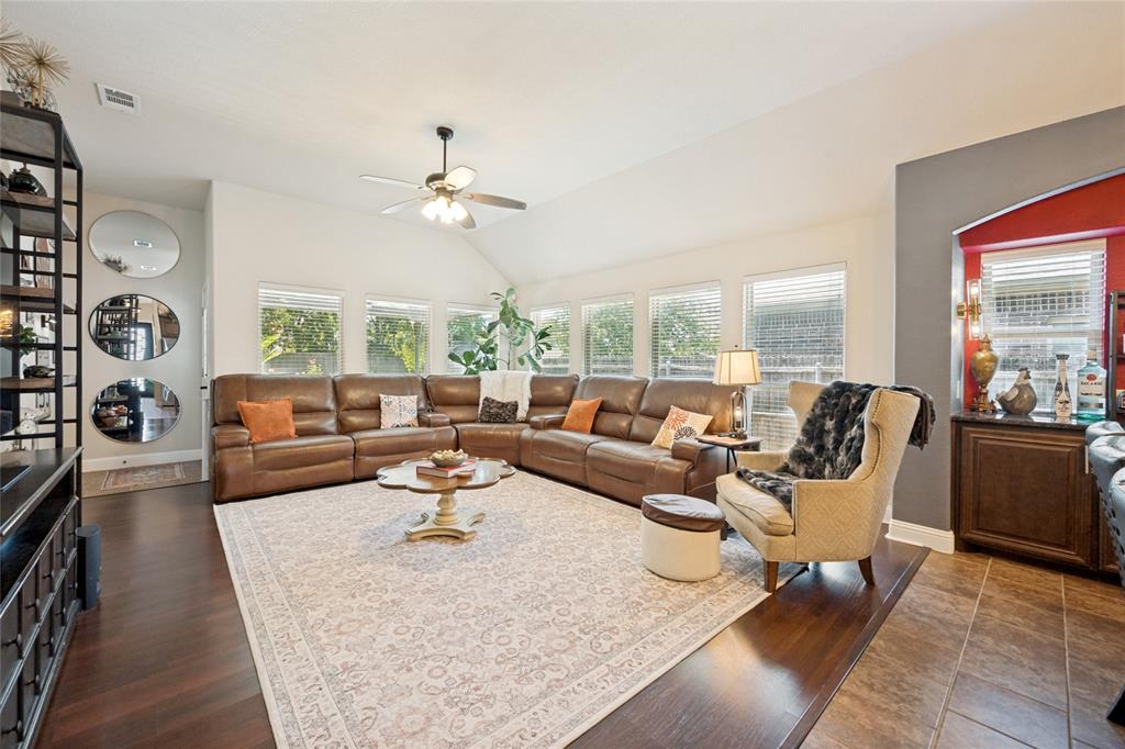 403 Lakeview Drive Property Photo 5