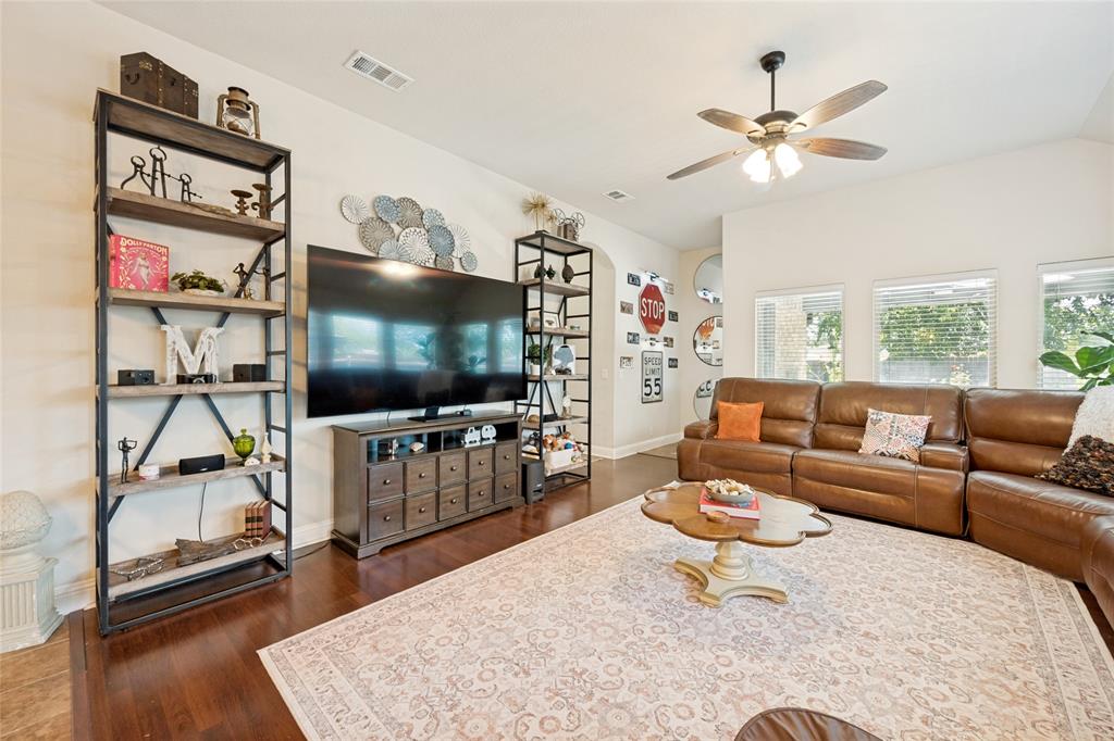 403 Lakeview Drive Property Photo 6
