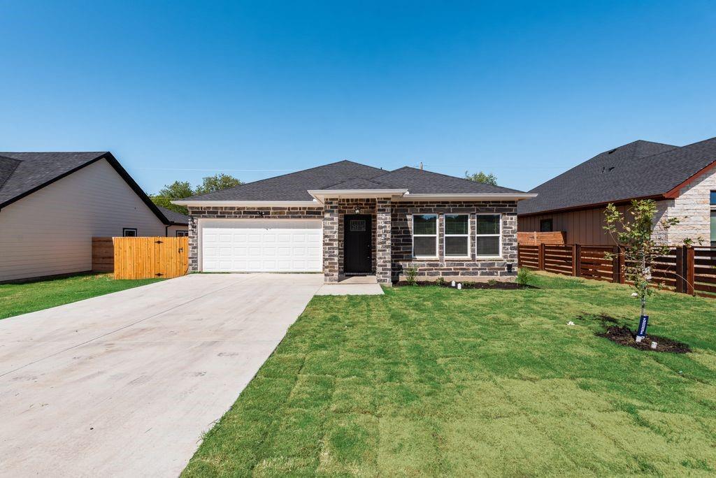 2512 Sheraton Drive Property Photo 1
