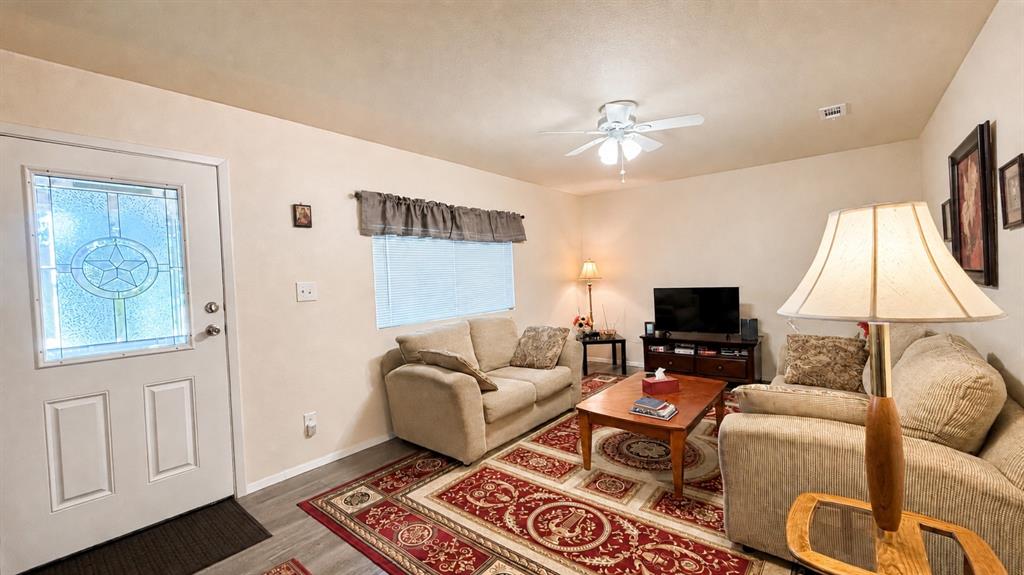 680 Choctaw Drive Property Photo 3