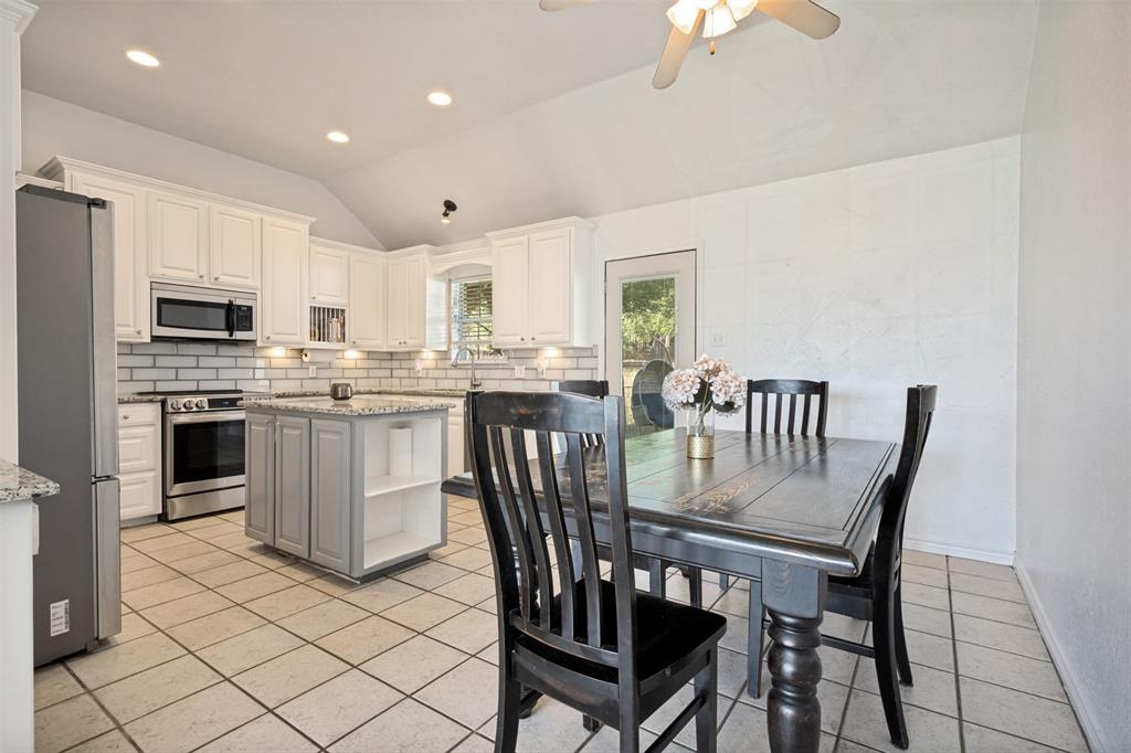 732 Charyl Lynn Drive Property Photo 14