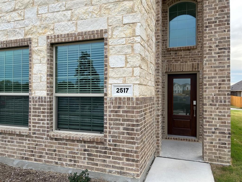 2517 Maplehurst Drive Property Photo 3