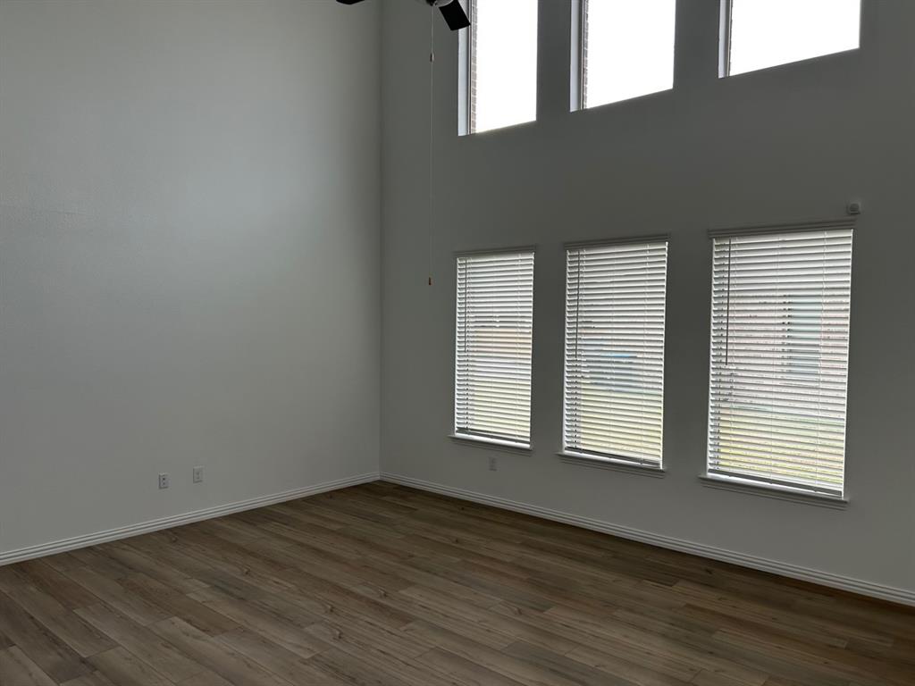 2517 Maplehurst Drive Property Photo 6