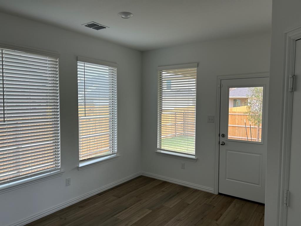 2517 Maplehurst Drive Property Photo 10
