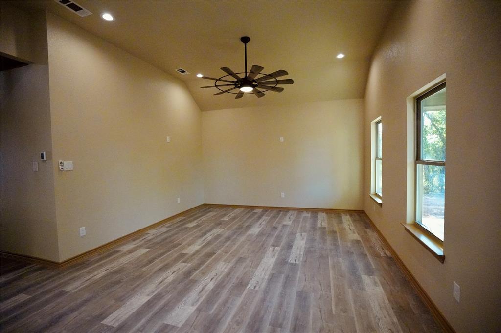 320 Summit Drive Property Photo 11