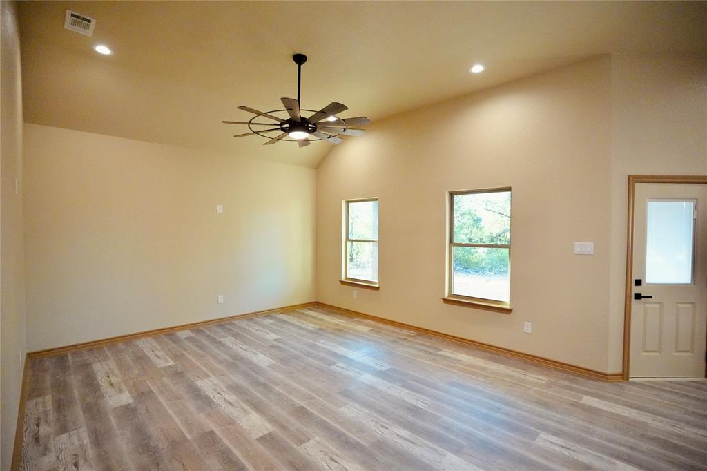 320 Summit Drive Property Photo 12