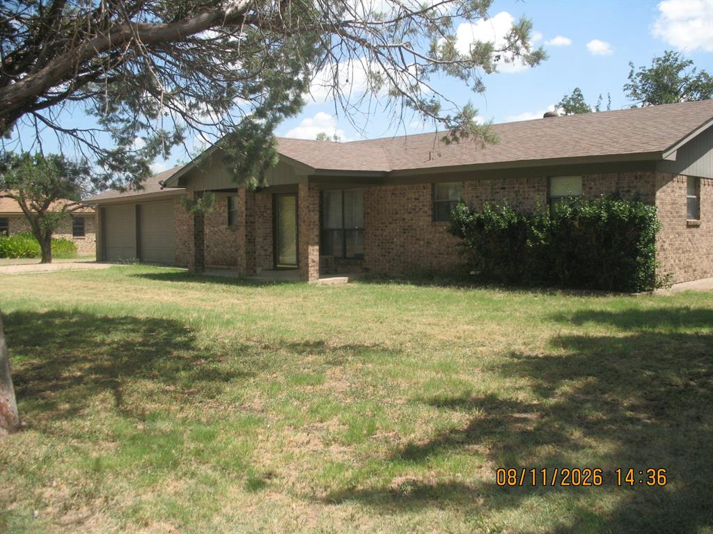 903 Sw Mesquite Drive Property Photo 2