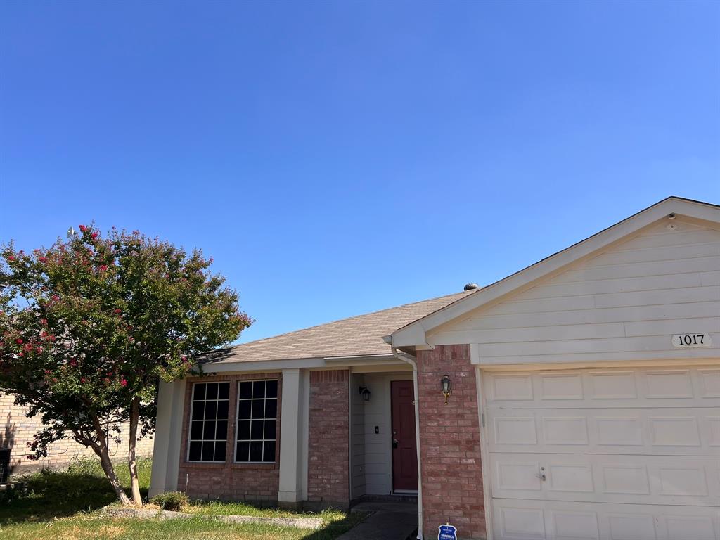 1017 Alexandria Drive Property Photo 1