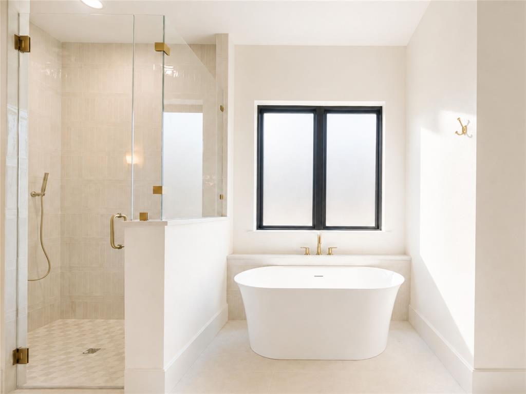 200 Park Avenue Property Photo 8
