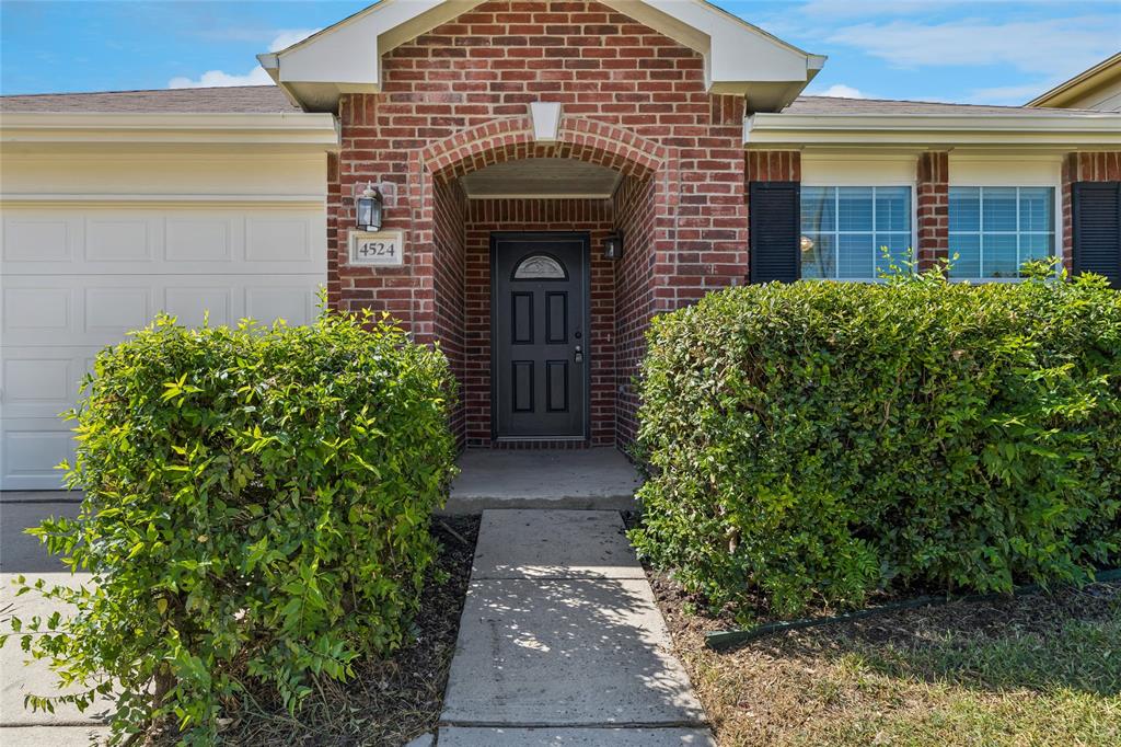 4524 Willow Rock Lane Property Photo 4