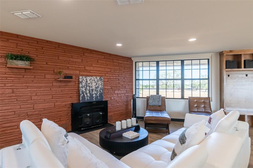 5400 Ridgeline Drive Property Photo 4