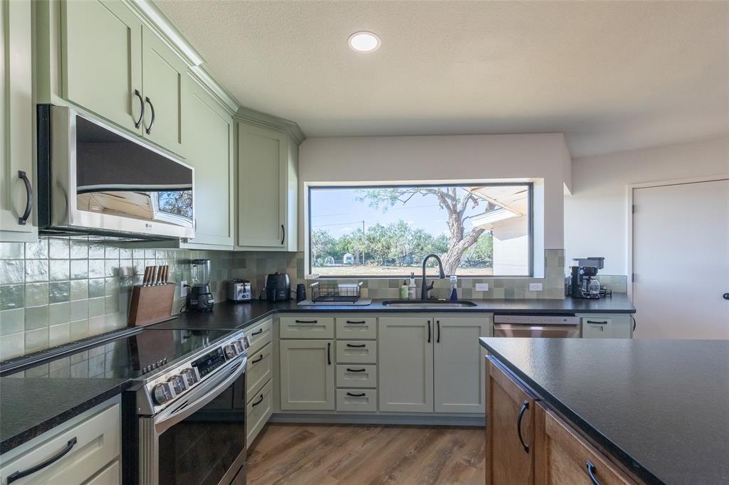 5400 Ridgeline Drive Property Photo 8
