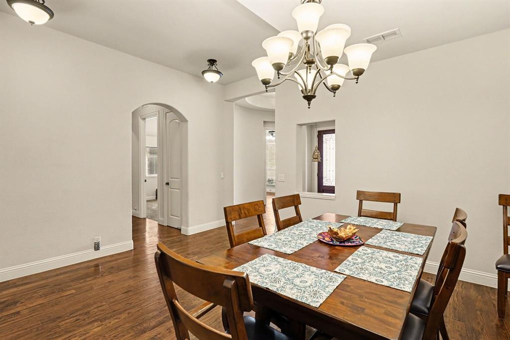 2412 Lynbridge Drive Property Photo 13