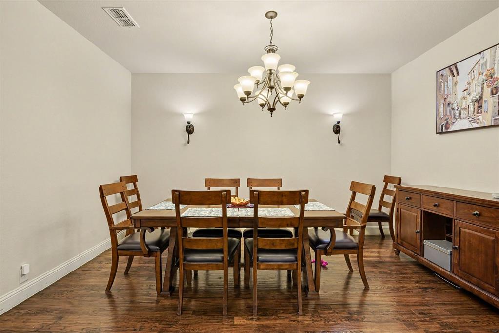 2412 Lynbridge Drive Property Photo 14