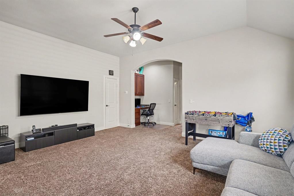 2412 Lynbridge Drive Property Photo 18