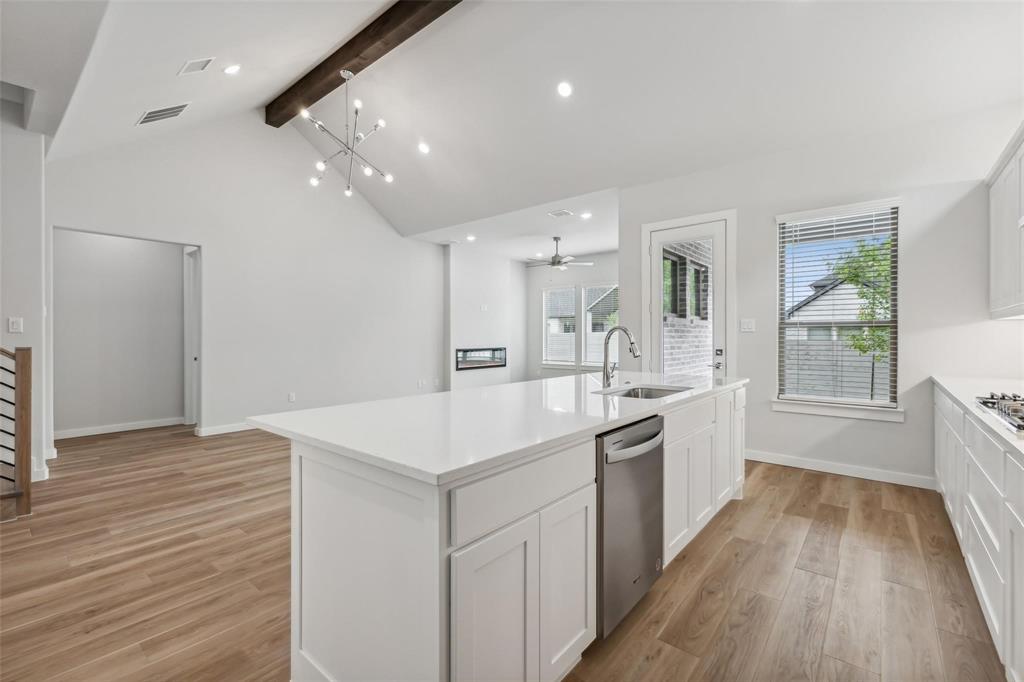 4421 Rustic Ridge Drive Property Photo 4