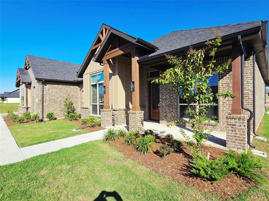 6841 Southrock Drive Property Photo 3