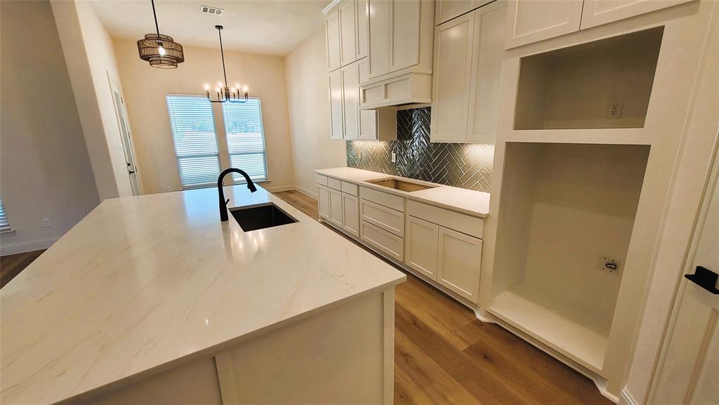 6841 Southrock Drive Property Photo 15