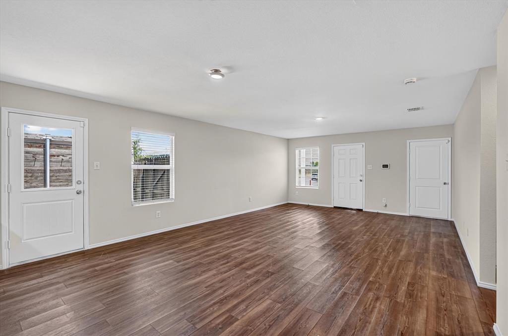 1103 Avalon Drive Property Photo 4