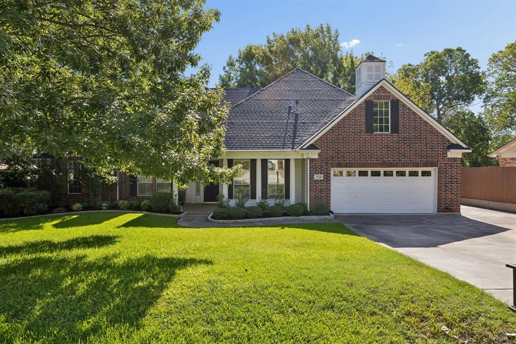 3718 Lakeview Drive Property Photo 2