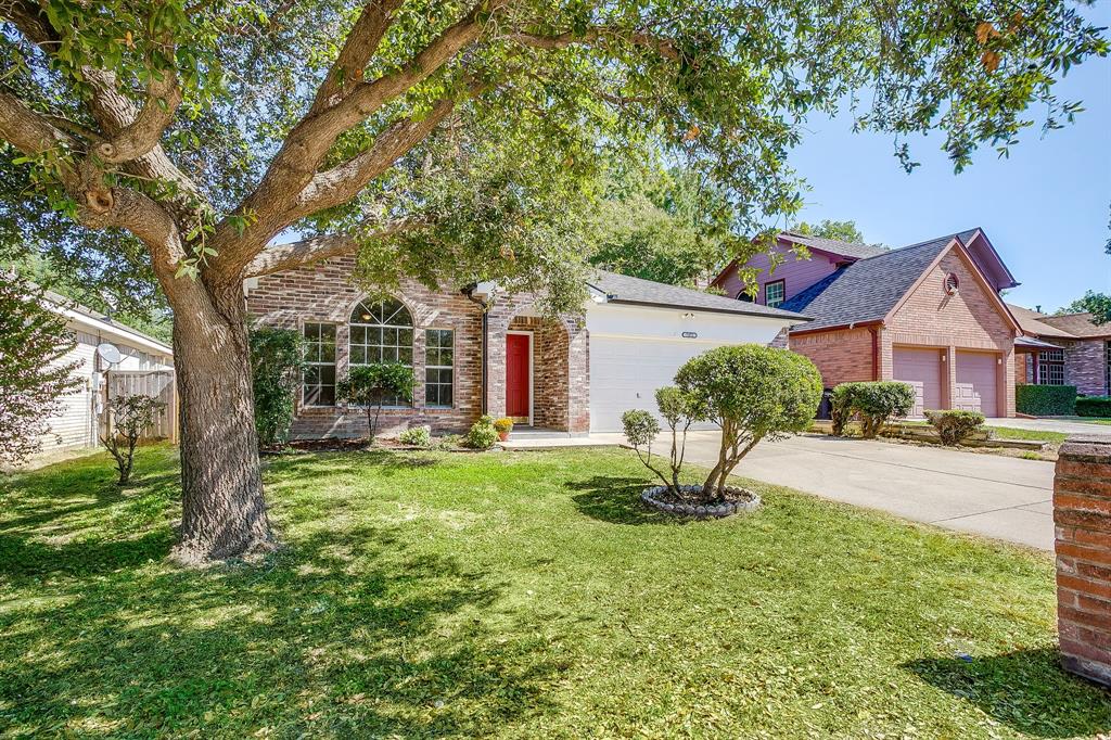 7452 Blackthorn Drive Property Photo 3
