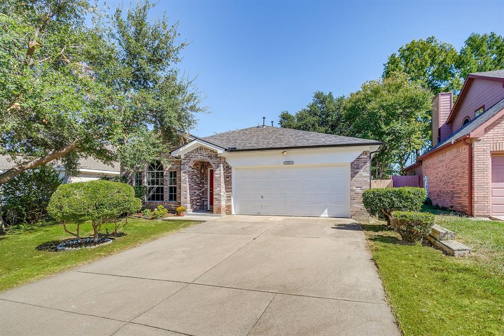 7452 Blackthorn Drive Property Photo 4
