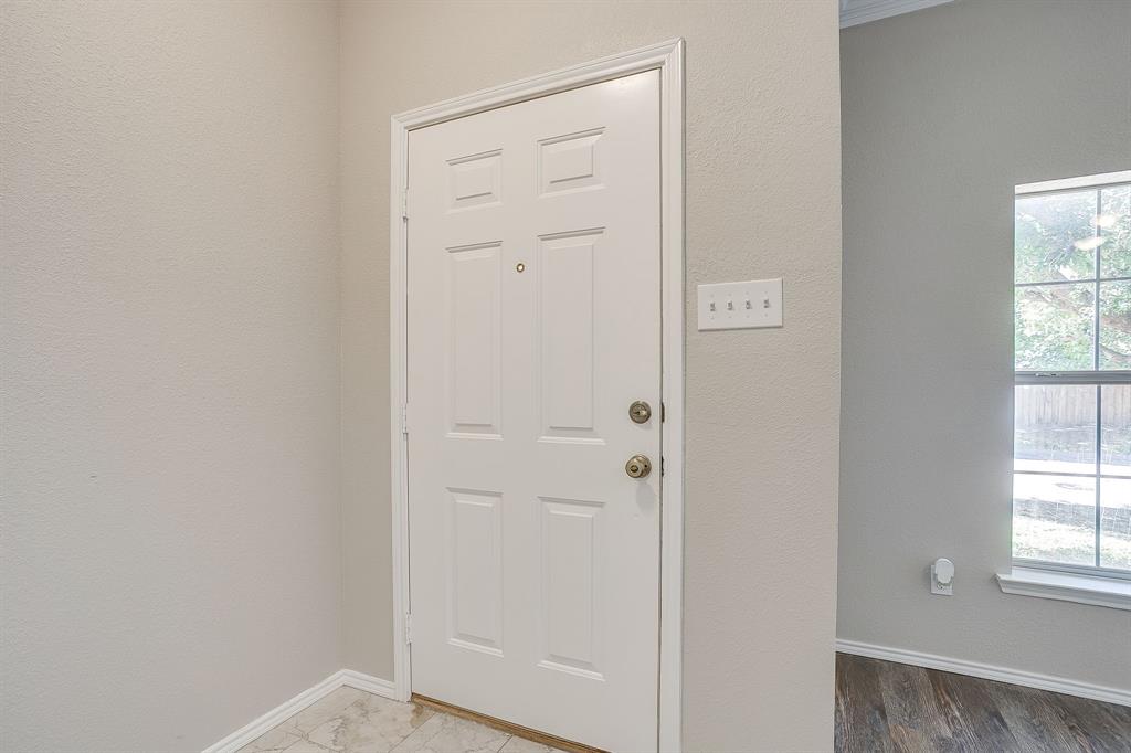 7452 Blackthorn Drive Property Photo 6