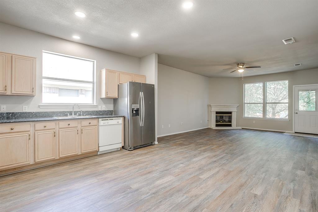 7452 Blackthorn Drive Property Photo 11