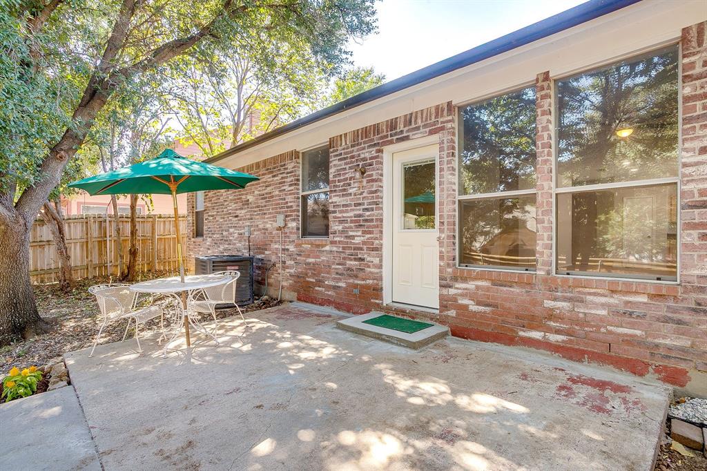 7452 Blackthorn Drive Property Photo 26