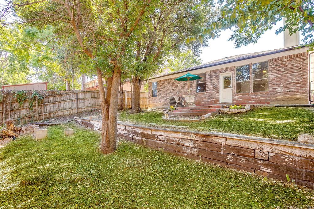 7452 Blackthorn Drive Property Photo 27
