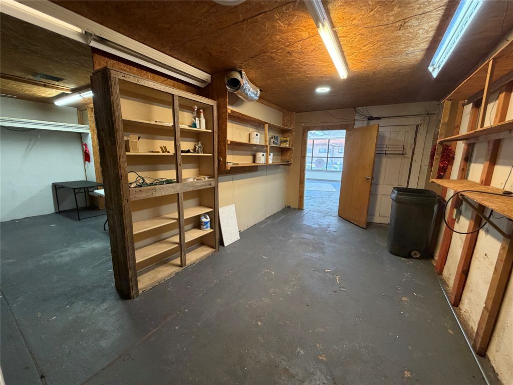 412 N Main Street Property Photo 7