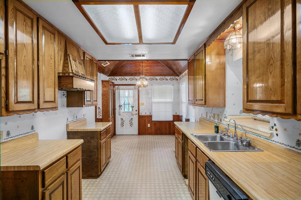 1867 Fm 513 Property Photo 16