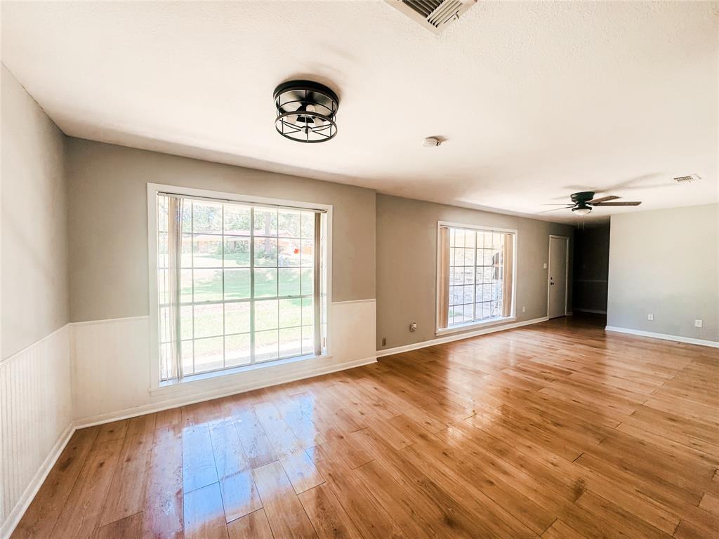 107 Hickory Hollow Dr Property Photo 3