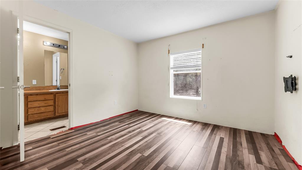 1210 E Texas Street Property Photo 10