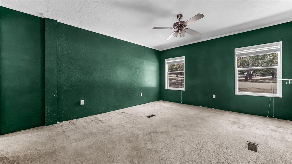 1210 E Texas Street Property Photo 12