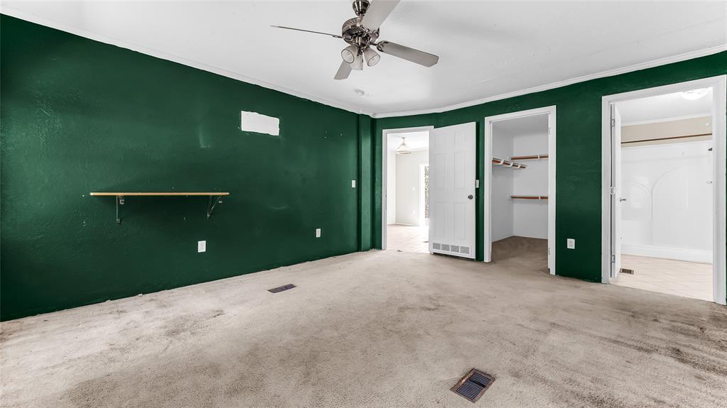 1210 E Texas Street Property Photo 16