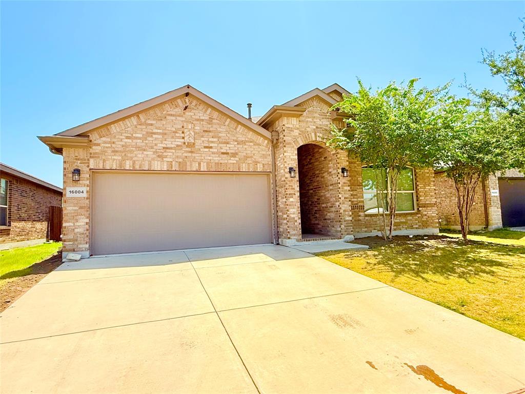 16004 Farringdon Street Property Photo 2