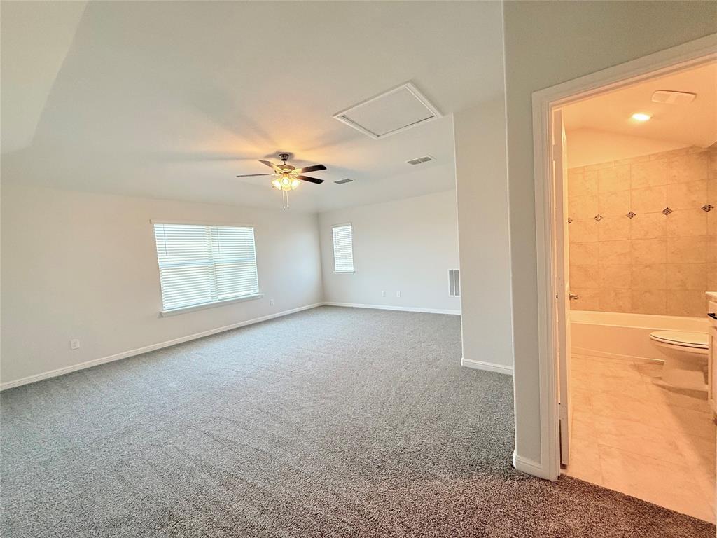 16004 Farringdon Street Property Photo 17