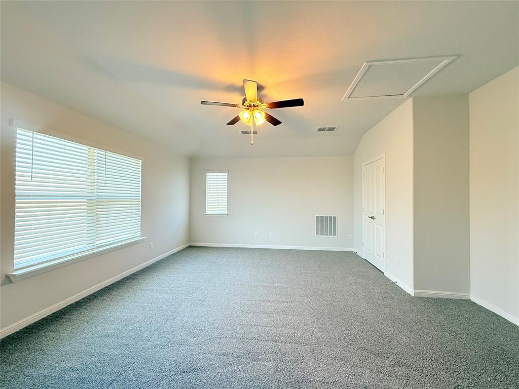 16004 Farringdon Street Property Photo 19