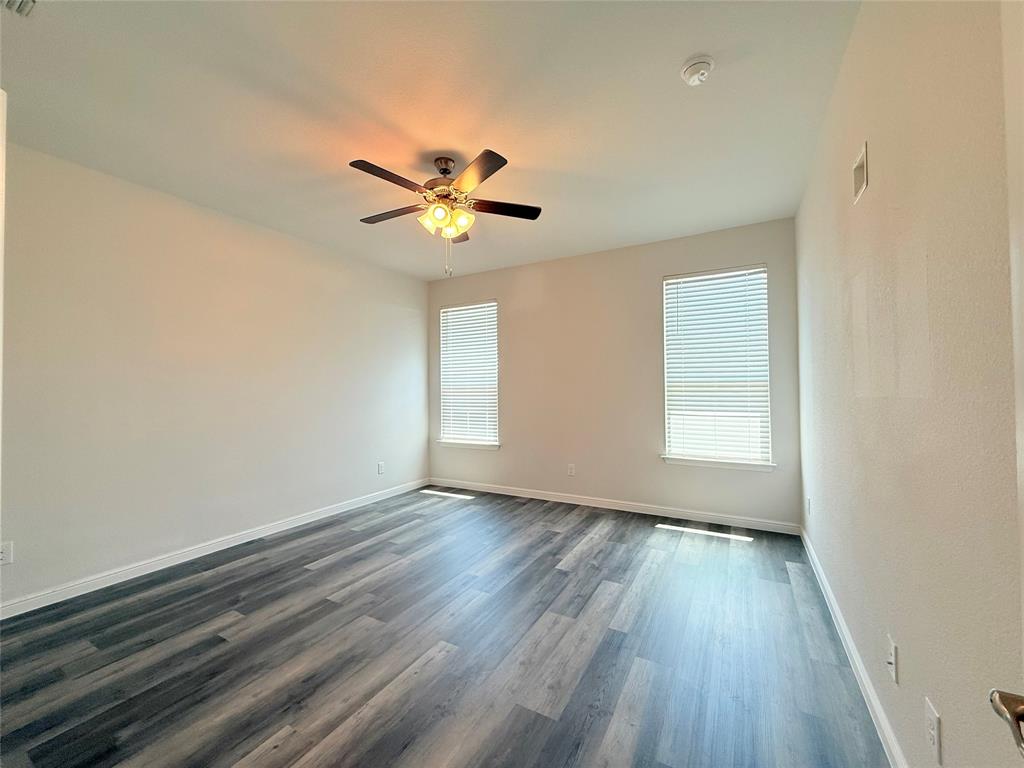 16004 Farringdon Street Property Photo 22