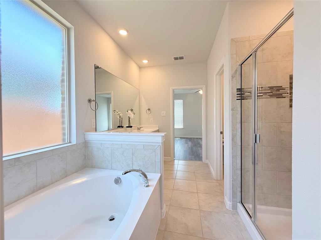 16004 Farringdon Street Property Photo 24
