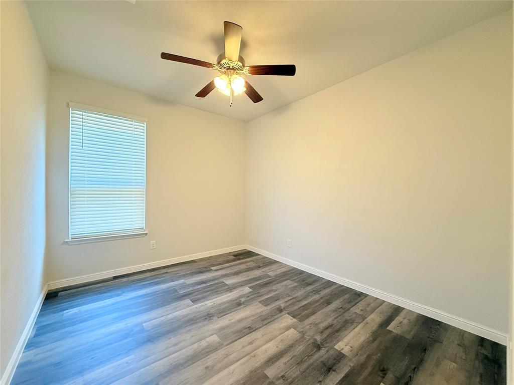 16004 Farringdon Street Property Photo 30