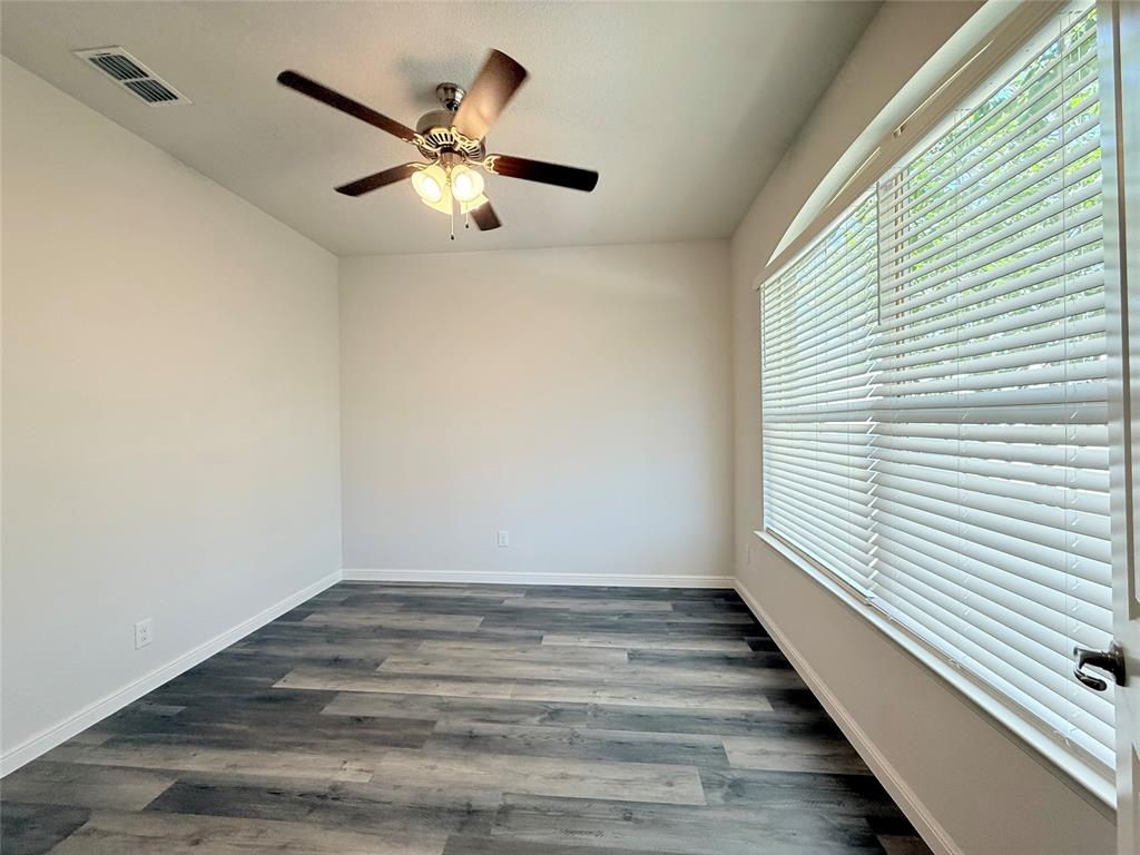 16004 Farringdon Street Property Photo 33